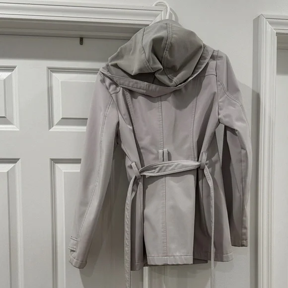 Women's Cream Trench Coat with detachable hood - Picture 4 of 5